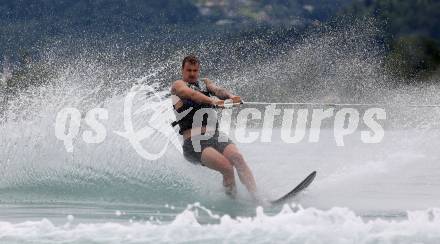 Schi Alpin. Wasserschi. OESV Medientermin.  Manuel Feller. Poertschach, am 4.7.2024.
Foto: Kuess
www.qspictures.net
---
pressefotos, pressefotografie, kuess, qs, qspictures, sport, bild, bilder, bilddatenbank