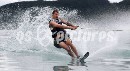 Schi Alpin. Wasserschi. OESV Medientermin. Manuel Feller . Poertschach, am 4.7.2024.
Foto: Kuess
www.qspictures.net
---
pressefotos, pressefotografie, kuess, qs, qspictures, sport, bild, bilder, bilddatenbank