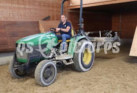 Dressurreiten. Homestory. Christian Schumach. Muraunberg, am 5.7.2024.
Foto: Kuess
---
pressefotos, pressefotografie, kuess, qs, qspictures, sport, bild, bilder, bilddatenbank