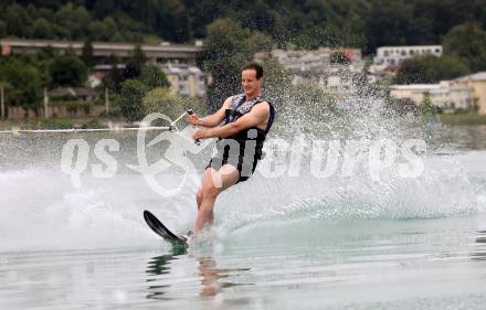 Schi Alpin. Wasserschi. OESV Medientermin. Adrian Pertl. Poertschach, am 4.7.2024.
Foto: Kuess
www.qspictures.net
---
pressefotos, pressefotografie, kuess, qs, qspictures, sport, bild, bilder, bilddatenbank