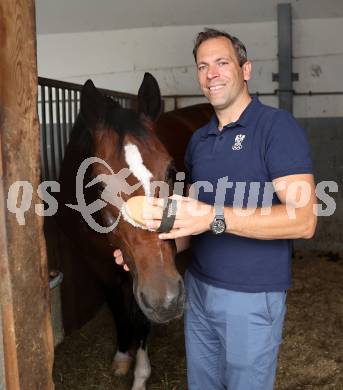 Dressurreiten. Homestory. Christian Schumach. Muraunberg, am 5.7.2024.
Foto: Kuess
---
pressefotos, pressefotografie, kuess, qs, qspictures, sport, bild, bilder, bilddatenbank