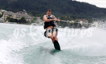 Schi Alpin. Wasserschi. OESV Medientermin. Manuel Feller . Poertschach, am 4.7.2024.
Foto: Kuess
www.qspictures.net
---
pressefotos, pressefotografie, kuess, qs, qspictures, sport, bild, bilder, bilddatenbank