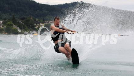 Schi Alpin. Wasserschi. OESV Medientermin.  Manuel Feller. Poertschach, am 4.7.2024.
Foto: Kuess
www.qspictures.net
---
pressefotos, pressefotografie, kuess, qs, qspictures, sport, bild, bilder, bilddatenbank