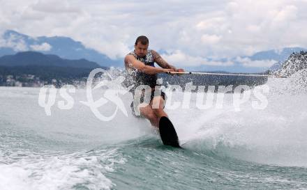 Schi Alpin. Wasserschi. OESV Medientermin. Manuel Feller . Poertschach, am 4.7.2024.
Foto: Kuess
www.qspictures.net
---
pressefotos, pressefotografie, kuess, qs, qspictures, sport, bild, bilder, bilddatenbank