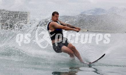 Schi Alpin. Wasserschi. OESV Medientermin.  Manuel Feller. Poertschach, am 4.7.2024.
Foto: Kuess
www.qspictures.net
---
pressefotos, pressefotografie, kuess, qs, qspictures, sport, bild, bilder, bilddatenbank