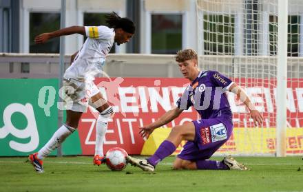 Fussball Bundesliga. WAC gegen SK Austria Klagenfurt. Thierno Mamadou Lamarana Ballo,   (WAC),  Jannik Robatsch (Klagenfurt).  Wolfsberg, am 3.8.2024.
Foto: Kuess
www.qspictures.net
---
pressefotos, pressefotografie, kuess, qs, qspictures, sport, bild, bilder, bilddatenbank