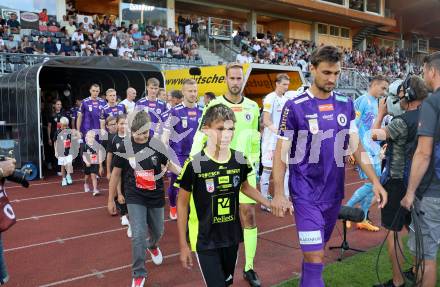 Fussball Bundesliga. WAC gegen SK Austria Klagenfurt.  Thorsten Mahrer, Marco Knaller (Klagenfurt).  Wolfsberg, am 3.8.2024.
Foto: Kuess
www.qspictures.net
---
pressefotos, pressefotografie, kuess, qs, qspictures, sport, bild, bilder, bilddatenbank