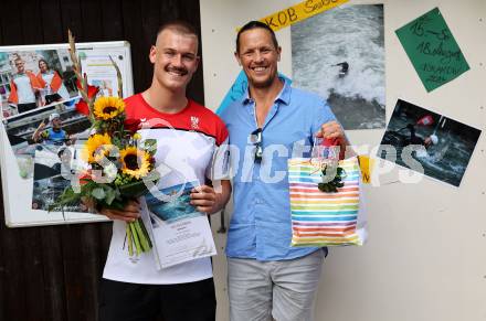 Wildwassersport. Kajak. Empfang Felix Oschmautz. Felix Oschmautz, Gerhard Schmid.. KLagenfurt, am 9.8.2024.
Foto: Kuess
---
pressefotos, pressefotografie, kuess, qs, qspictures, sport, bild, bilder, bilddatenbank