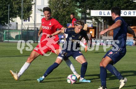 Fussball Kaerntner Liga. SAK gegen Velden.  Sebastian Hertelt (SAK),  Lukas Alfred Sadnik (Velden). Welzenegg, am 10.8.2024.
Foto: Kuess
www.qspictures.net
---
pressefotos, pressefotografie, kuess, qs, qspictures, sport, bild, bilder, bilddatenbank