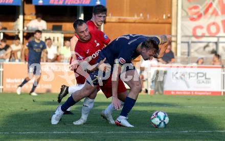 Fussball Kaerntner Liga. SAK gegen Velden.  Yosifov Svetlozar Angelov (SAK),   Florian Schaller (Velden). Welzenegg, am 10.8.2024.
Foto: Kuess
www.qspictures.net
---
pressefotos, pressefotografie, kuess, qs, qspictures, sport, bild, bilder, bilddatenbank