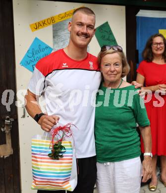 Wildwassersport. Kajak. Empfang Felix Oschmautz. Felix Oschmautz. . KLagenfurt, am 9.8.2024.
Foto: Kuess
---
pressefotos, pressefotografie, kuess, qs, qspictures, sport, bild, bilder, bilddatenbank