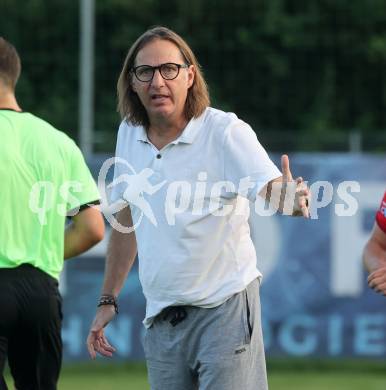 Fussball Kaerntner Liga. SAK gegen Velden. Trainer Richard Huber  (SAK),  Welzenegg, am 10.8.2024.
Foto: Kuess
www.qspictures.net
---
pressefotos, pressefotografie, kuess, qs, qspictures, sport, bild, bilder, bilddatenbank