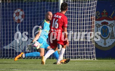 Fussball Kaerntner Liga. SAK gegen Velden.  Sebastian Hertelt (SAK), Alexander Kofler  (Velden). Welzenegg, am 10.8.2024.
Foto: Kuess
www.qspictures.net
---
pressefotos, pressefotografie, kuess, qs, qspictures, sport, bild, bilder, bilddatenbank