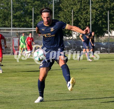 Fussball Kaerntner Liga. SAK gegen Velden.  Luka Caculovic (Velden). Welzenegg, am 10.8.2024.
Foto: Kuess
www.qspictures.net
---
pressefotos, pressefotografie, kuess, qs, qspictures, sport, bild, bilder, bilddatenbank