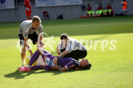 Fussball Bundesliga. SK Austria Klagenfurt gegen SK Rapid. Leon Fian, Theresa Schmidt, David Toshevski verletzt (Klagenfurt).  Klagenfurt, am 11.8.2024.
Foto: Kuess
www.qspictures.net
---
pressefotos, pressefotografie, kuess, qs, qspictures, sport, bild, bilder, bilddatenbank