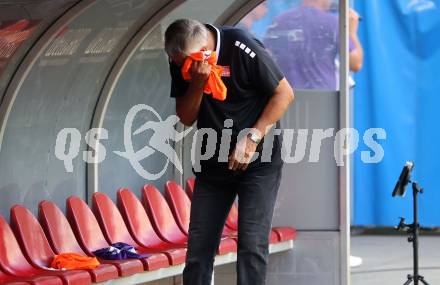 Fussball Bundesliga. SK Austria Klagenfurt gegen SK Rapid.  Trainer Peter Pacult (Klagenfurt).  Klagenfurt, am 11.8.2024.
Foto: Kuess
www.qspictures.net
---
pressefotos, pressefotografie, kuess, qs, qspictures, sport, bild, bilder, bilddatenbank