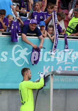 Fussball Bundesliga. SK Austria Klagenfurt gegen SK Rapid.  Marco Knaller, Fans (Klagenfurt).  Klagenfurt, am 11.8.2024.
Foto: Kuess
www.qspictures.net
---
pressefotos, pressefotografie, kuess, qs, qspictures, sport, bild, bilder, bilddatenbank