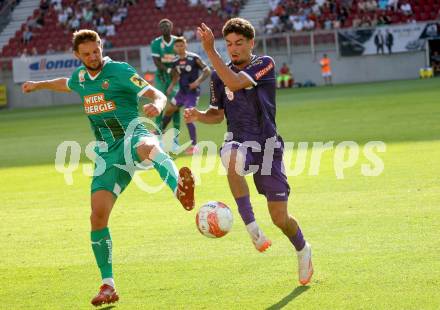 Fussball Bundesliga. SK Austria Klagenfurt gegen SK Rapid. Ben Bobzien,  (Klagenfurt),  Maximilian Hofmann (Rapid).  Klagenfurt, am 11.8.2024.
Foto: Kuess
www.qspictures.net
---
pressefotos, pressefotografie, kuess, qs, qspictures, sport, bild, bilder, bilddatenbank