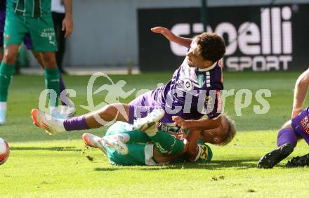 Fussball Bundesliga. SK Austria Klagenfurt gegen SK Rapid. Ben Bobzien, (Klagenfurt), Moritz Oswald   (Rapid).  Klagenfurt, am 11.8.2024.
Foto: Kuess
www.qspictures.net
---
pressefotos, pressefotografie, kuess, qs, qspictures, sport, bild, bilder, bilddatenbank