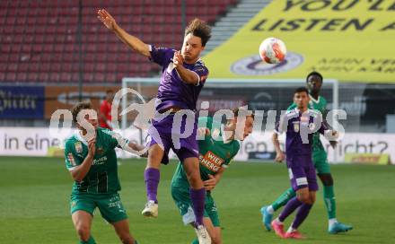 Fussball Bundesliga. SK Austria Klagenfurt gegen SK Rapid. Simon Straudi,  (Klagenfurt),  Matthias Seidl, Benjamin Boeckle (Rapid).  Klagenfurt, am 11.8.2024.
Foto: Kuess
www.qspictures.net
---
pressefotos, pressefotografie, kuess, qs, qspictures, sport, bild, bilder, bilddatenbank