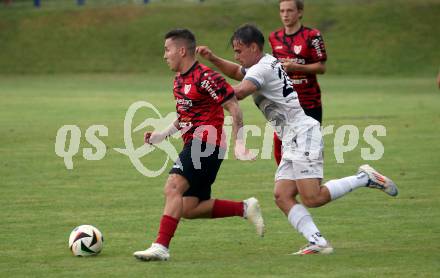 Fussball Kaerntner Liga. ATUS Ferlach gegen Koettmannsdorf.  Dominik Mak (Ferlach), Daniel Hans Genser  (Koettmannsdorf). Ferlach, 14.8.2024.
Foto: Kuess
www.qspictures.net
---
pressefotos, pressefotografie, kuess, qs, qspictures, sport, bild, bilder, bilddatenbank