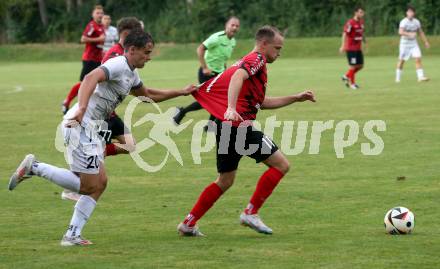 Fussball Kaerntner Liga. ATUS Ferlach gegen Koettmannsdorf.  Tobias Alexander Schaflechner (Ferlach),  Daniel Hans Genser (Koettmannsdorf). Ferlach, 14.8.2024.
Foto: Kuess
www.qspictures.net
---
pressefotos, pressefotografie, kuess, qs, qspictures, sport, bild, bilder, bilddatenbank