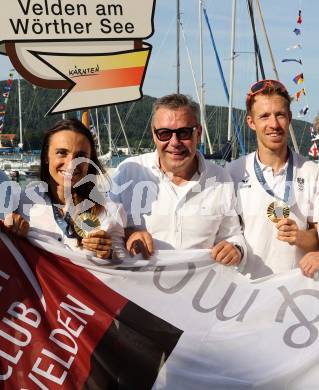 Segeln. Empfang Olympiasiegerin Lara Vadlau.   Lara Vadlau, Wolfgang Gratzer, Lukas Maehr. Velden, am 15.8.2024.
Foto: Kuess
www.qspictures.net
---
pressefotos, pressefotografie, kuess, qs, qspictures, sport, bild, bilder, bilddatenbank