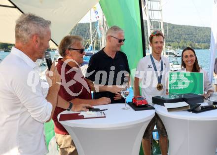 Segeln. Empfang Olympiasiegerin Lara Vadlau.   Joschi Peharz, Gilbert Isep, Werner Pietsch, Lukas Maehr, Lara Vadlau. Velden, am 15.8.2024.
Foto: Kuess
www.qspictures.net
---
pressefotos, pressefotografie, kuess, qs, qspictures, sport, bild, bilder, bilddatenbank