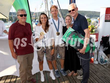 Segeln. Empfang Olympiasiegerin Lara Vadlau.   Gilbert Isep, Lara Vadlau, Lukas Maehr, Bianca Quendler, Werner Pietsch. Velden, am 15.8.2024.
Foto: Kuess
www.qspictures.net
---
pressefotos, pressefotografie, kuess, qs, qspictures, sport, bild, bilder, bilddatenbank