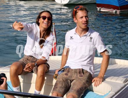 Segeln. Empfang Olympiasiegerin Lara Vadlau.   Lara Vadlau, Lukas Maehr. Velden, am 15.8.2024.
Foto: Kuess
www.qspictures.net
---
pressefotos, pressefotografie, kuess, qs, qspictures, sport, bild, bilder, bilddatenbank