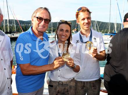 Segeln. Empfang Olympiasiegerin Lara Vadlau.   Franz Klammer, Lara Vadlau, Lukas Maehr. Velden, am 15.8.2024.
Foto: Kuess
www.qspictures.net
---
pressefotos, pressefotografie, kuess, qs, qspictures, sport, bild, bilder, bilddatenbank