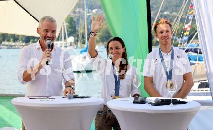 Segeln. Empfang Olympiasiegerin Lara Vadlau.   Joschi Peharz, Lara Vadlau,  Lukas Maehr. Velden, am 15.8.2024.
Foto: Kuess
www.qspictures.net
---
pressefotos, pressefotografie, kuess, qs, qspictures, sport, bild, bilder, bilddatenbank