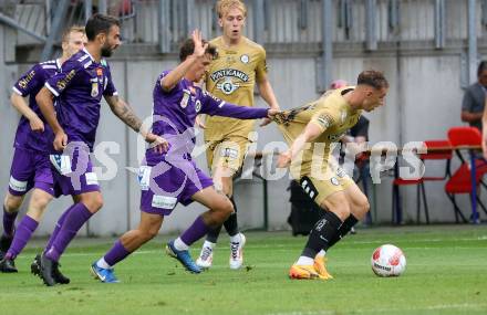 Fussball Bundesliga. SK Austria Klagenfurt gegen SK Puntigamer Sturm Graz. Phillip Wydra,  (Klagenfurt),  Lovro Zvonarek (Graz).  Klagenfurt, am 17.8.2024.
Foto: Kuess
www.qspictures.net
---
pressefotos, pressefotografie, kuess, qs, qspictures, sport, bild, bilder, bilddatenbank