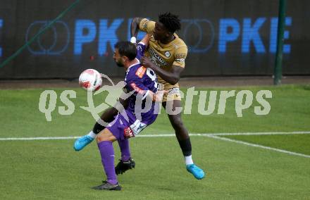 Fussball Bundesliga. SK Austria Klagenfurt gegen SK Puntigamer Sturm Graz. Kosmas Gkezos,  (Klagenfurt), Seedyahmed Tijan Jatta  (Graz).  Klagenfurt, am 17.8.2024.
Foto: Kuess
www.qspictures.net
---
pressefotos, pressefotografie, kuess, qs, qspictures, sport, bild, bilder, bilddatenbank