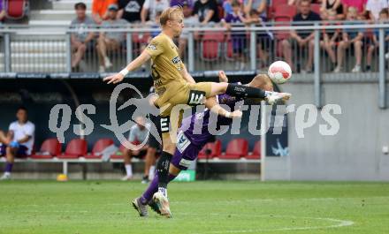 Fussball Bundesliga. SK Austria Klagenfurt gegen SK Puntigamer Sturm Graz. Florian Jaritz,  (Klagenfurt), Mika Miles Biereth  (Graz).  Klagenfurt, am 17.8.2024.
Foto: Kuess
www.qspictures.net
---
pressefotos, pressefotografie, kuess, qs, qspictures, sport, bild, bilder, bilddatenbank