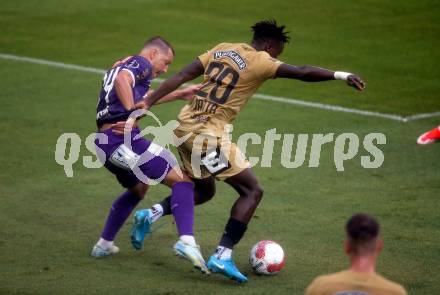 Fussball Bundesliga. SK Austria Klagenfurt gegen SK Puntigamer Sturm Graz. Christopher Wernitznig,  (Klagenfurt),  Seedyahmed Tijan Jatta (Graz).  Klagenfurt, am 17.8.2024.
Foto: Kuess
www.qspictures.net
---
pressefotos, pressefotografie, kuess, qs, qspictures, sport, bild, bilder, bilddatenbank