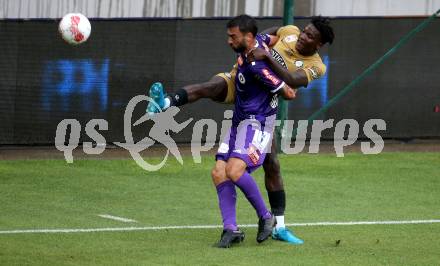 Fussball Bundesliga. SK Austria Klagenfurt gegen SK Puntigamer Sturm Graz. Kosmas Gkezos,  (Klagenfurt),  Seedyahmed Tijan Jatta (Graz).  Klagenfurt, am 17.8.2024.
Foto: Kuess
www.qspictures.net
---
pressefotos, pressefotografie, kuess, qs, qspictures, sport, bild, bilder, bilddatenbank