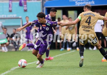 Fussball Bundesliga. SK Austria Klagenfurt gegen SK Puntigamer Sturm Graz. Ben Bobzien,  (Klagenfurt),  Jon Gorenc Stankovic (Graz).  Klagenfurt, am 17.8.2024.
Foto: Kuess
www.qspictures.net
---
pressefotos, pressefotografie, kuess, qs, qspictures, sport, bild, bilder, bilddatenbank