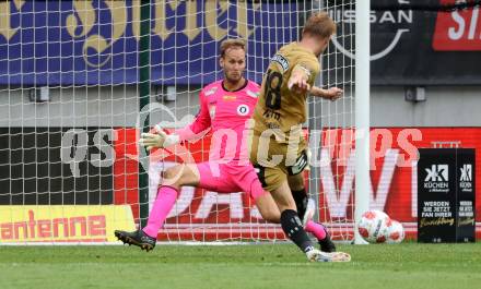 Fussball Bundesliga. SK Austria Klagenfurt gegen SK Puntigamer Sturm Graz. Marco Knaller, (Klagenfurt),  Mika Miles Biereth  (Graz).  Klagenfurt, am 17.8.2024.
Foto: Kuess
www.qspictures.net
---
pressefotos, pressefotografie, kuess, qs, qspictures, sport, bild, bilder, bilddatenbank