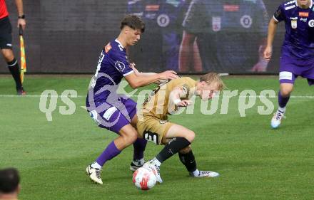 Fussball Bundesliga. SK Austria Klagenfurt gegen SK Puntigamer Sturm Graz. Jannik Robatsch,  (Klagenfurt),  Mika Miles Biereth (Graz).  Klagenfurt, am 17.8.2024.
Foto: Kuess
www.qspictures.net
---
pressefotos, pressefotografie, kuess, qs, qspictures, sport, bild, bilder, bilddatenbank