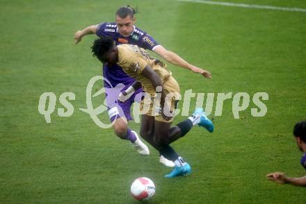 Fussball Bundesliga. SK Austria Klagenfurt gegen SK Puntigamer Sturm Graz. Niklas Szerencsi, (Klagenfurt),  Seedyahmed Tijan Jatta   (Graz).  Klagenfurt, am 17.8.2024.
Foto: Kuess
www.qspictures.net
---
pressefotos, pressefotografie, kuess, qs, qspictures, sport, bild, bilder, bilddatenbank