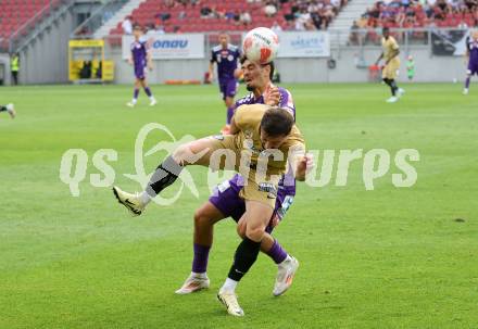 Fussball Bundesliga. SK Austria Klagenfurt gegen SK Puntigamer Sturm Graz.  Ben Bobzien, (Klagenfurt), Otari Kiteishvili   (Graz).  Klagenfurt, am 17.8.2024.
Foto: Kuess
www.qspictures.net
---
pressefotos, pressefotografie, kuess, qs, qspictures, sport, bild, bilder, bilddatenbank