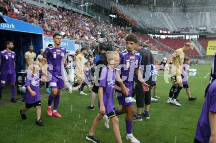 Fussball Bundesliga. SK Austria Klagenfurt gegen SK Puntigamer Sturm Graz. Ben Bobzien, David Toshevski (Klagenfurt).   Klagenfurt, am 17.8.2024.
Foto: Kuess
www.qspictures.net
---
pressefotos, pressefotografie, kuess, qs, qspictures, sport, bild, bilder, bilddatenbank