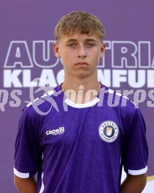 Fussball Nachwuchs. Akademie. SK Austria Klagenfurt. Mannschaftsfototermin. U16. Gabriel Ortner. 
Foto: Kuess
www.qspictures.net
---
pressefotos, pressefotografie, kuess, qs, qspictures, sport, bild, bilder, bilddatenbank