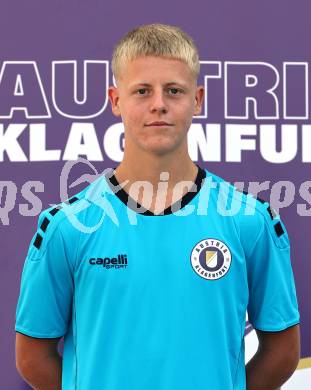 Fussball Nachwuchs. Akademie. SK Austria Klagenfurt. Mannschaftsfototermin. U16. Benjamin Griesebner. 
Foto: Kuess
www.qspictures.net
---
pressefotos, pressefotografie, kuess, qs, qspictures, sport, bild, bilder, bilddatenbank