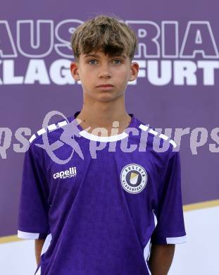 Fussball Nachwuchs. Akademie. SK Austria Klagenfurt. Mannschaftsfototermin. U16. Luca Pizzato. 
Foto: Kuess
www.qspictures.net
---
pressefotos, pressefotografie, kuess, qs, qspictures, sport, bild, bilder, bilddatenbank