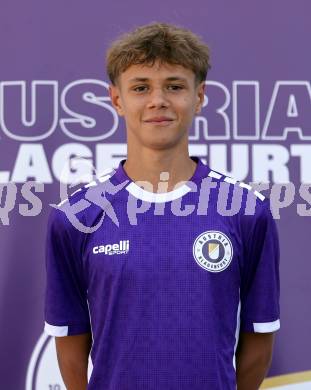 Fussball Nachwuchs. Akademie. SK Austria Klagenfurt. Mannschaftsfototermin. U15. Samir Dedic. 
Foto: Kuess
www.qspictures.net
---
pressefotos, pressefotografie, kuess, qs, qspictures, sport, bild, bilder, bilddatenbank