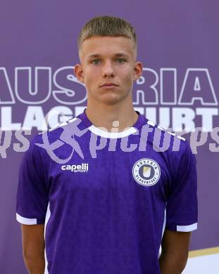 Fussball Nachwuchs. Akademie. SK Austria Klagenfurt. Mannschaftsfototermin. U16. Maximilian Weber. 
Foto: Kuess
www.qspictures.net
---
pressefotos, pressefotografie, kuess, qs, qspictures, sport, bild, bilder, bilddatenbank