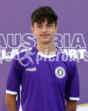 Fussball Nachwuchs. Akademie. SK Austria Klagenfurt. Mannschaftsfototermin. U18. Almin Omeragic. 
Foto: Kuess
www.qspictures.net
---
pressefotos, pressefotografie, kuess, qs, qspictures, sport, bild, bilder, bilddatenbank