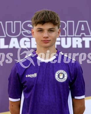 Fussball Nachwuchs. Akademie. SK Austria Klagenfurt. Mannschaftsfototermin. U18. Tobias Stingl. 
Foto: Kuess
www.qspictures.net
---
pressefotos, pressefotografie, kuess, qs, qspictures, sport, bild, bilder, bilddatenbank